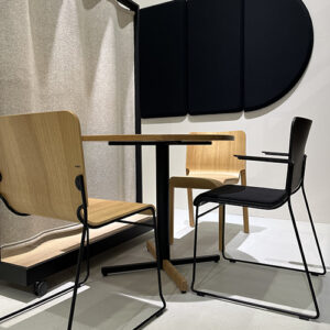 Bejot-wei-houten-stoel-kantoor-vergaderstoel-kantoorstoel-vergaderstoelen-horecameubilair-kantinestoel