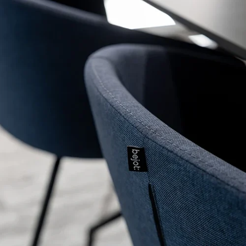 Bejot oxco small vergaderstoelen kantoor voor project Vitas groep met Buro International