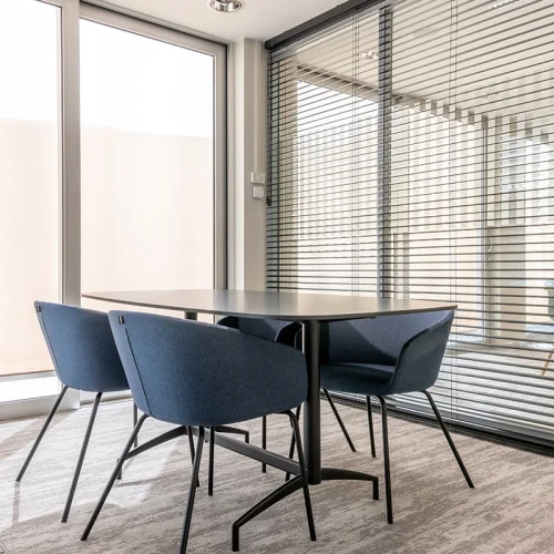 Bejot oxco small vergaderstoelen kantoor voor project Vitas groep met Buro International