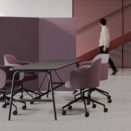 Bejot-Flos-akoestische-vrijstaande-panelen-schermen-kantoor-akoestiek-vergaderstoelen-op-wielen-akoestische-schermen